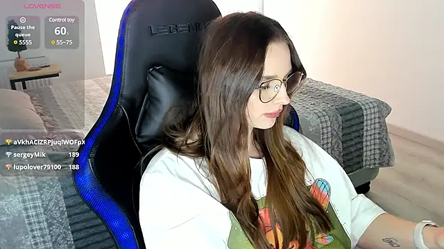 MCfly 11 online show from 02/09/25, 07:48