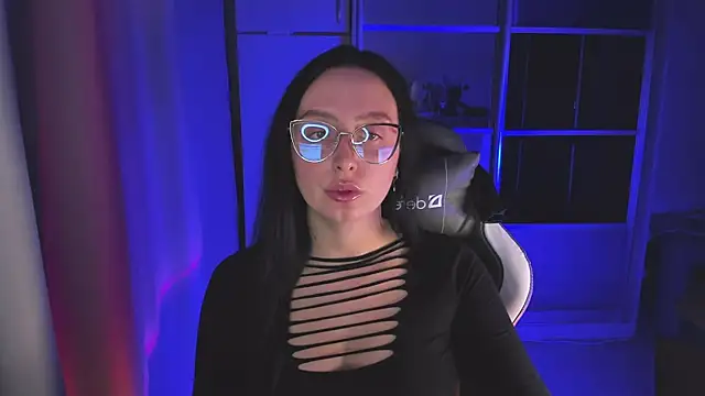 Snapshot of Christy_Calypso chatting on 10/28/25, 04:28 Christy Calypso online show from 10/28/25, 04:28