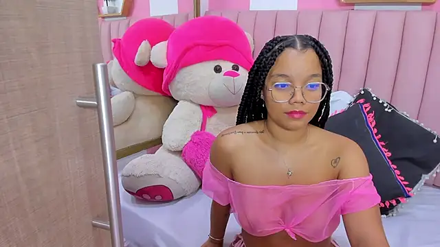 ISABELLA 020 online show from 05/22/26, 12:08