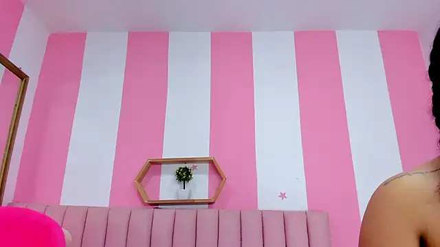 ISABELLA 020 online show from 02/04/26, 12:33