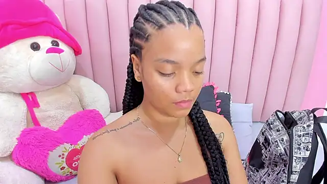 ISABELLA 020 online show from 04/06/26, 04:52