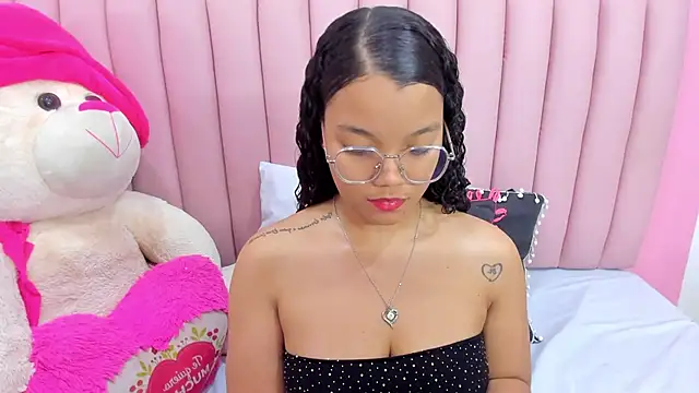 ISABELLA 020 online show from 02/13/26, 01:00