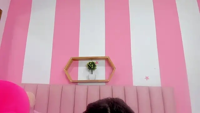 ISABELLA 020 online show from 02/09/26, 11:52