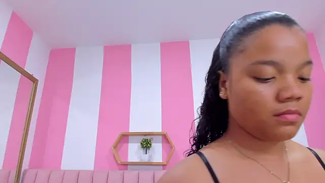 Snapshot of ISABELLA_020 chatting on 02/28/25, 12:20 ISABELLA 020 online show from 02/28/25, 12:20