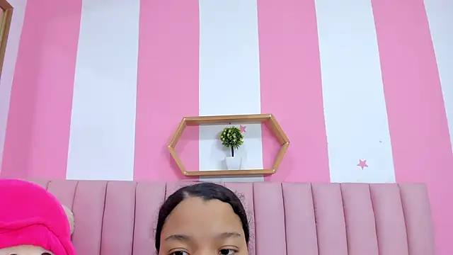 ISABELLA 020 online show from 02/11/26, 12:49