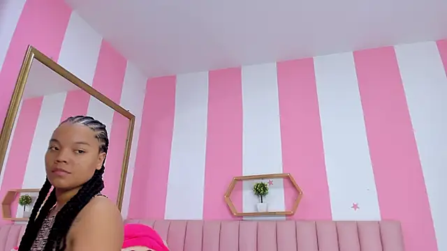 ISABELLA 020 online show from 04/04/26, 12:01