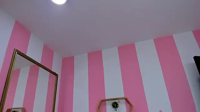 ISABELLA 020 online show from 03/12/26, 12:20