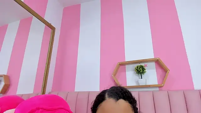 ISABELLA 020 online show from 02/25/26, 12:49