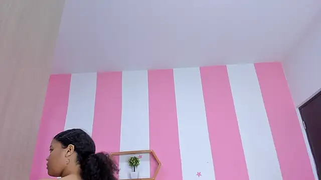 ISABELLA 020 online show from 03/13/26, 12:21