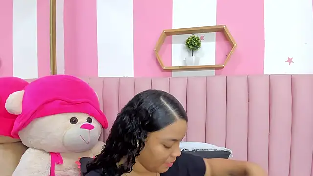 ISABELLA 020 online show from 11/27/25, 04:07