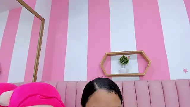 ISABELLA 020 online show from 12/05/25, 02:26