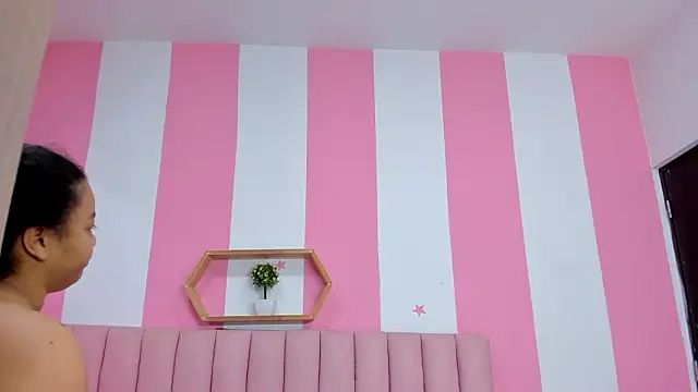 ISABELLA 020 online show from 02/03/26, 12:43