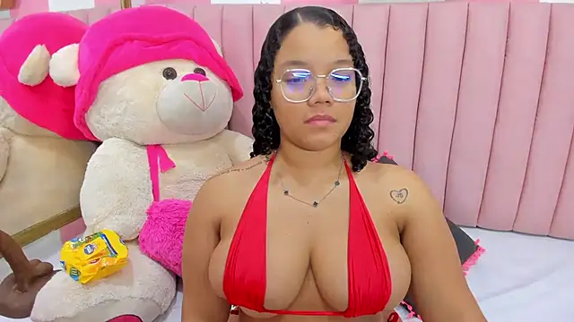 ISABELLA 020 online show from 11/11/25, 02:01