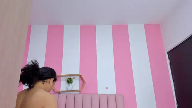 ISABELLA 020 online show from 02/23/26, 12:39