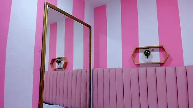 ISABELLA 020 online show from 10/27/25, 01:34