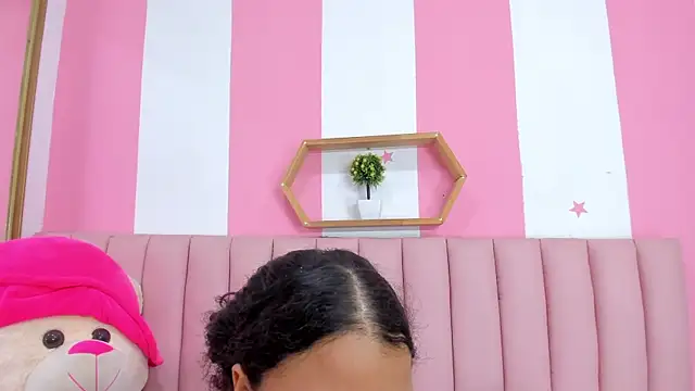 ISABELLA 020 online show from 03/25/26, 12:48