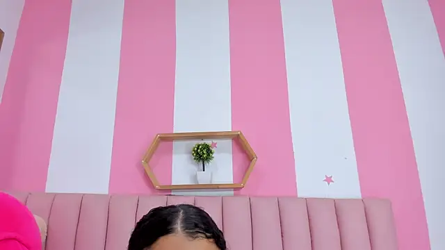 ISABELLA 020 online show from 03/10/26, 12:42