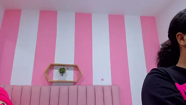 ISABELLA 020 online show from 10/21/25, 01:32