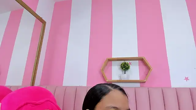 ISABELLA 020 online show from 12/03/25, 12:48