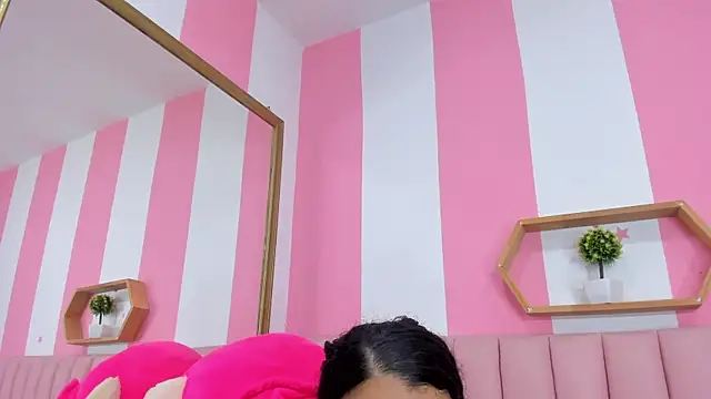 ISABELLA 020 online show from 11/21/25, 01:54