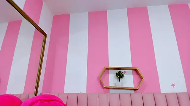 ISABELLA 020 online show from 11/24/25, 02:06