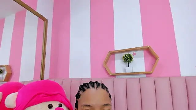 ISABELLA 020 online show from 04/09/26, 12:22