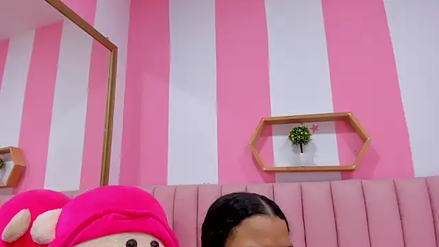 ISABELLA 020 online show from 10/22/25, 01:10