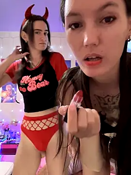 Snapshot of Heart_Ass chatting on 10/31/25, 06:32 Heart Ass online show from 10/31/25, 06:32