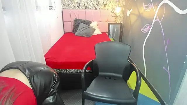 Snapshot of EmmaaEvans_ chatting on 02/03/25, 12:03 EmmaaEvans online show from 02/03/25, 12:03