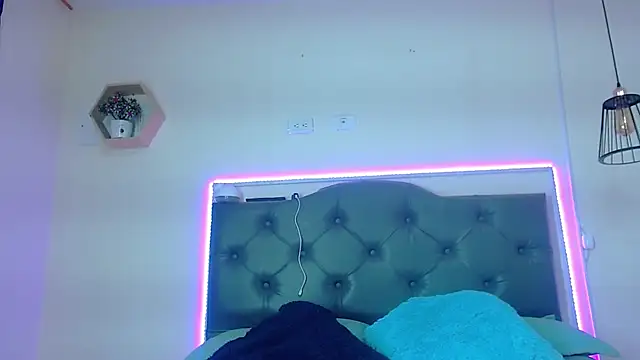 Kim clark1 online show from 11/15/25, 08:35