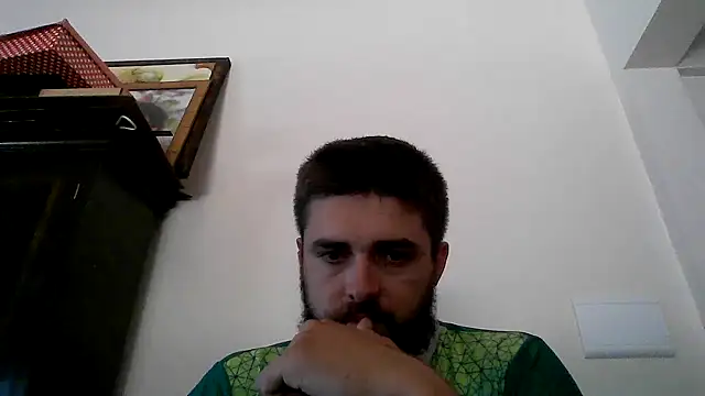 Snapshot of Dat1994 chatting on 01/31/25, 04:27 Dat1994 online show from 01/31/25, 04:27