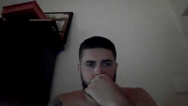 Snapshot of Dat1994 chatting on 02/18/25, 08:36 Dat1994 online show from 02/18/25, 08:36