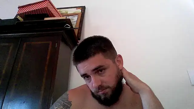 Snapshot of Dat1994 chatting on 02/20/25, 02:46 Dat1994 online show from 02/20/25, 02:46