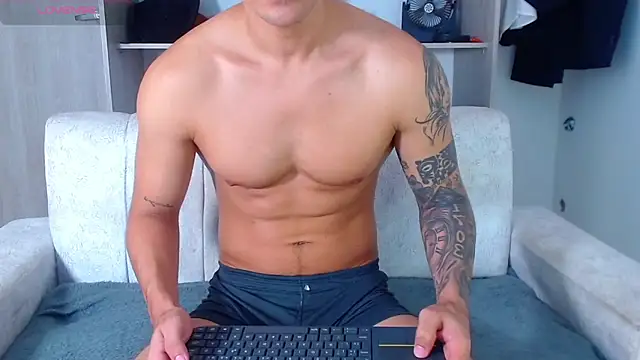 Tristan-bm online show from 11/24/25, 02:39