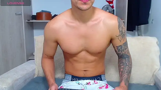 Tristan-bm online show from 11/29/25, 02:17