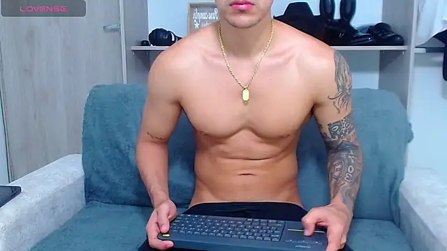 Tristan-bm online show from 10/16/25, 12:02