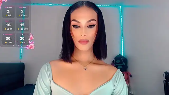 Snapshot of _Riannagarcia_ chatting on 10/17/25, 04:27 Riannagarcia online show from 10/17/25, 04:27