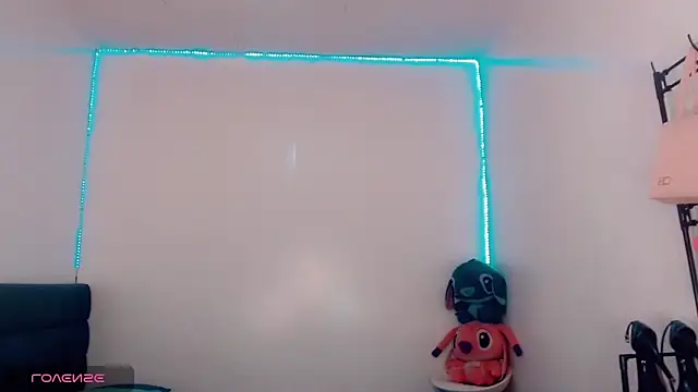  Riannagarcia  online show from 10/28/25, 03:18