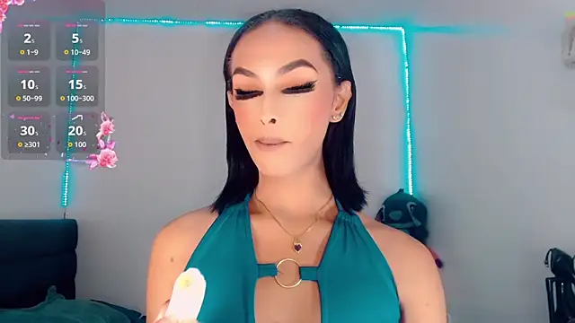 Snapshot of _Riannagarcia_ chatting on 10/19/25, 03:20 Riannagarcia online show from 10/19/25, 03:20
