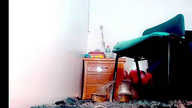  Riannagarcia  online show from 12/05/25, 03:27