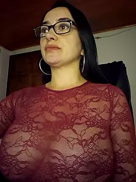 Snapshot of preetypeach chatting on 10/28/25, 11:25 preetypeach online show from 10/28/25, 11:25