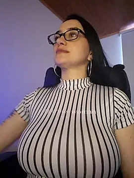 preetypeach online show from 04/01/26, 08:39