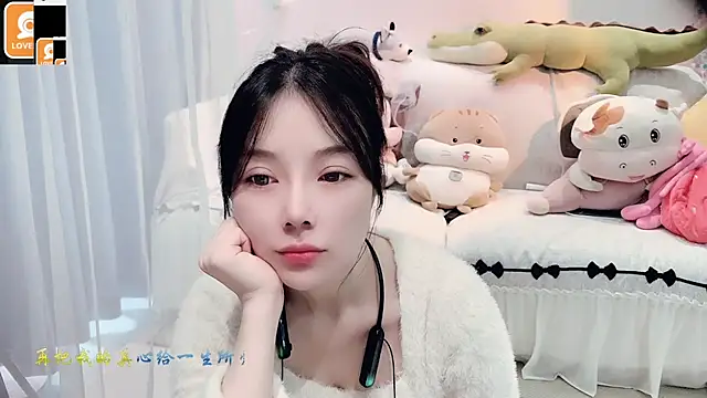 AKiKi711 online show from 10/16/25, 04:43