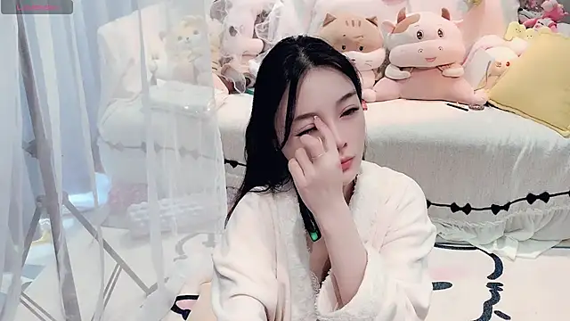 Snapshot of AKiKi711 chatting on 04/01/26, 04:58 AKiKi711 online show from 04/01/26, 04:58