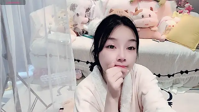 Snapshot of AKiKi711 chatting on 04/02/26, 04:52 AKiKi711 online show from 04/02/26, 04:52