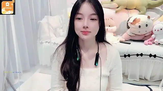 AKiKi711 online show from 10/19/25, 04:32