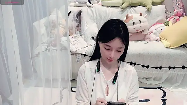 Snapshot of AKiKi711 chatting on 06/02/26, 04:51 AKiKi711 online show from 06/02/26, 04:51