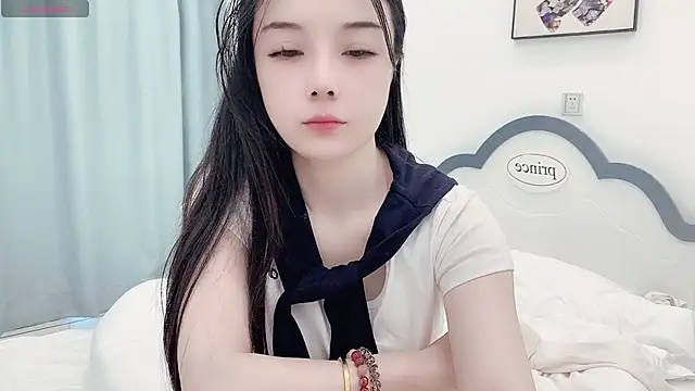 Snapshot of AKiKi711 chatting on 04/17/26, 04:48 AKiKi711 online show from 04/17/26, 04:48