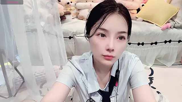 Snapshot of AKiKi711 chatting on 07/14/26, 04:50 AKiKi711 online show from 07/14/26, 04:50
