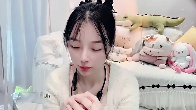 AKiKi711 online show from 11/09/25, 04:27